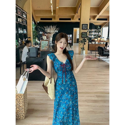 Resort Style Blue Floral Suspender Dress for Women Summer French Waist Long Skirt with Gentle Design A-Line Skirt